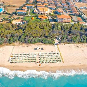 Madama Club Village